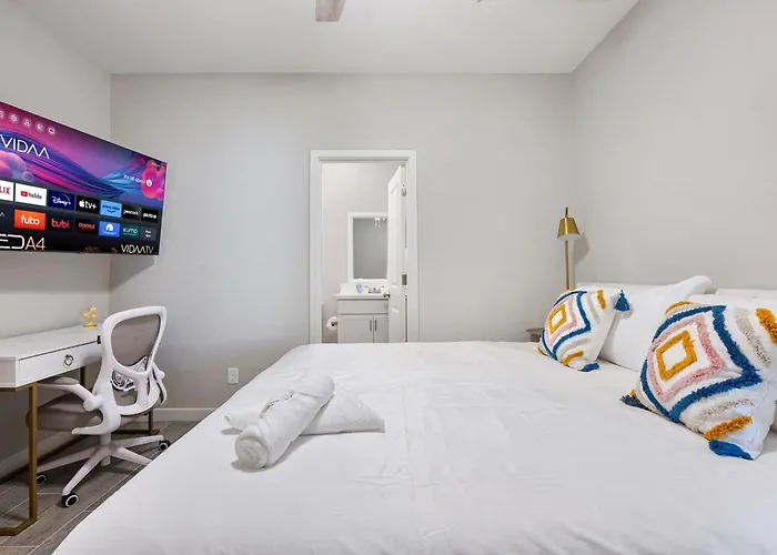 2b2b With Free Parking And Premium Beds * Glendale
