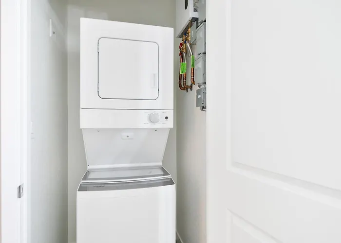 2b2b With Free Parking And Premium Beds Apartment Glendale